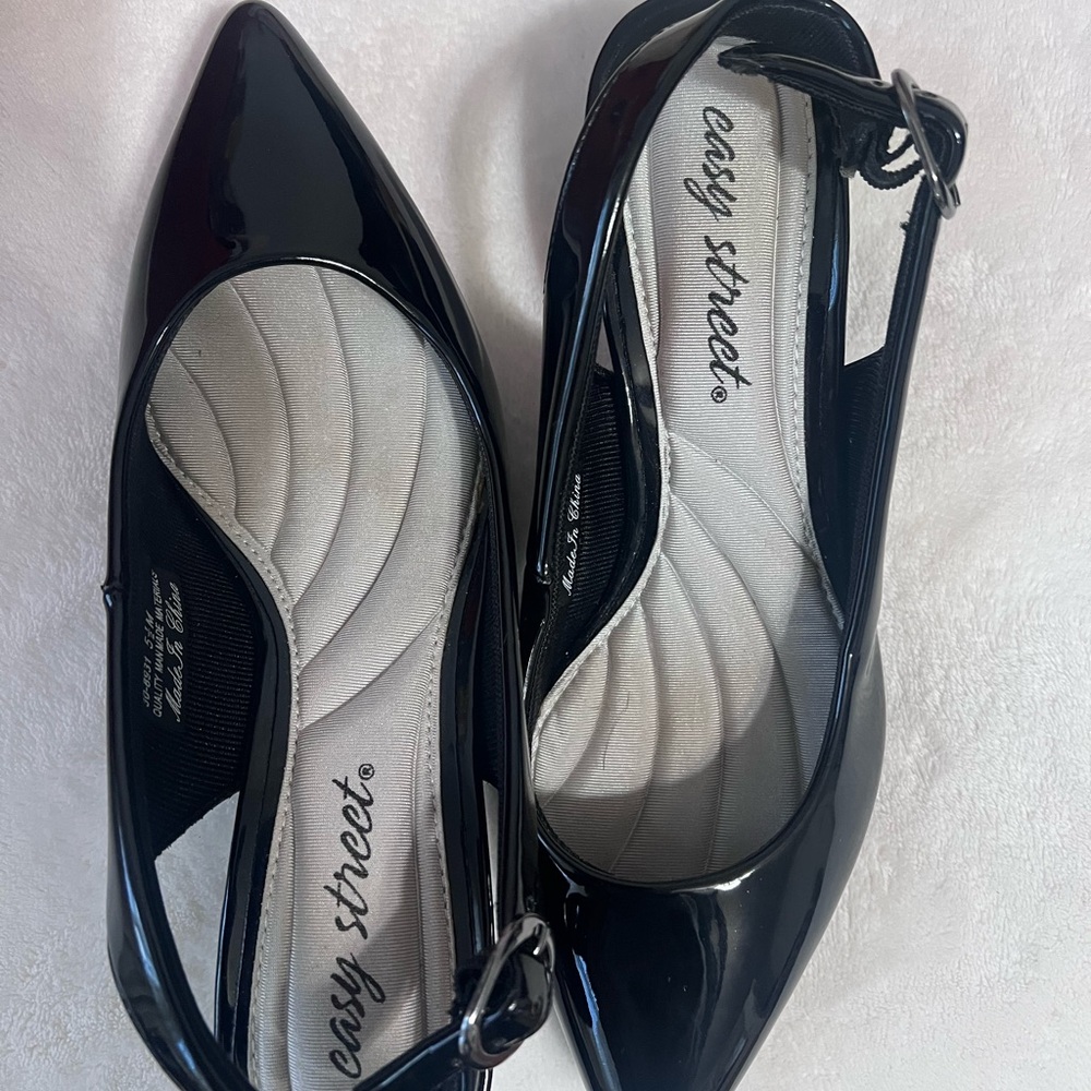 Easy Street Black Heels Patent Leather